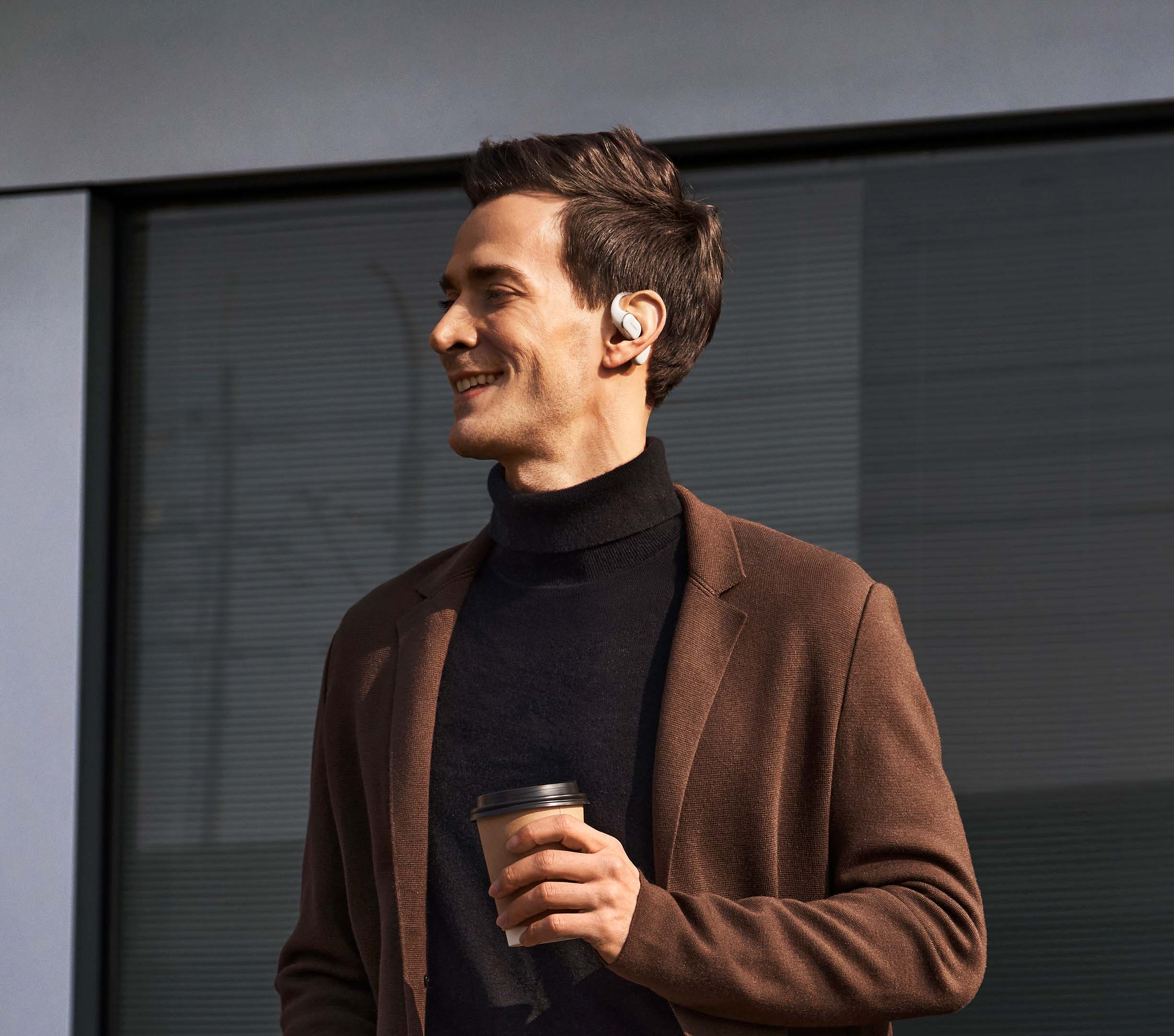 HUAWEI FreeArc Open-Ear Headphones – BlackHeadphonesEnjoy superior comfort and spatial awareness with the HUAWEI FreeArc Open-Ear Headphones, designed for active users who need clear sound without blocking their environment. Featuring a secure C-bridge st